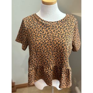 Mi Ami Francesca Collections L cropped leopard print peplum jersey knit short sl